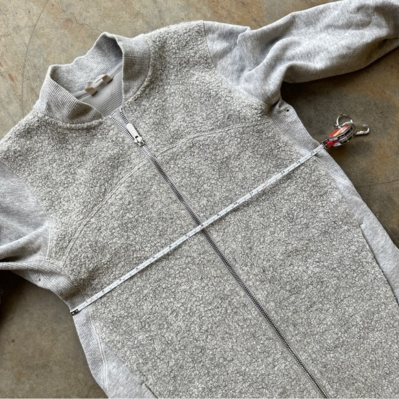 Lululemon stand out Sherpa sweater - Picture 6 of 9
